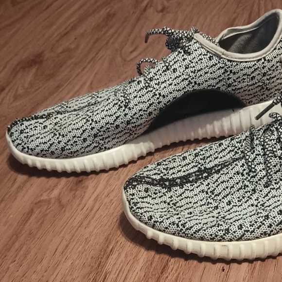 adidas gazelle silver green womens YEEZY 350 V1 TURTLE DOVE (PRE-OWNED) AQ4832 SIZE 9 – Original Grail main image 0